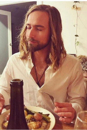 classically good looking male model for hens nude art classes in auckland's north shore